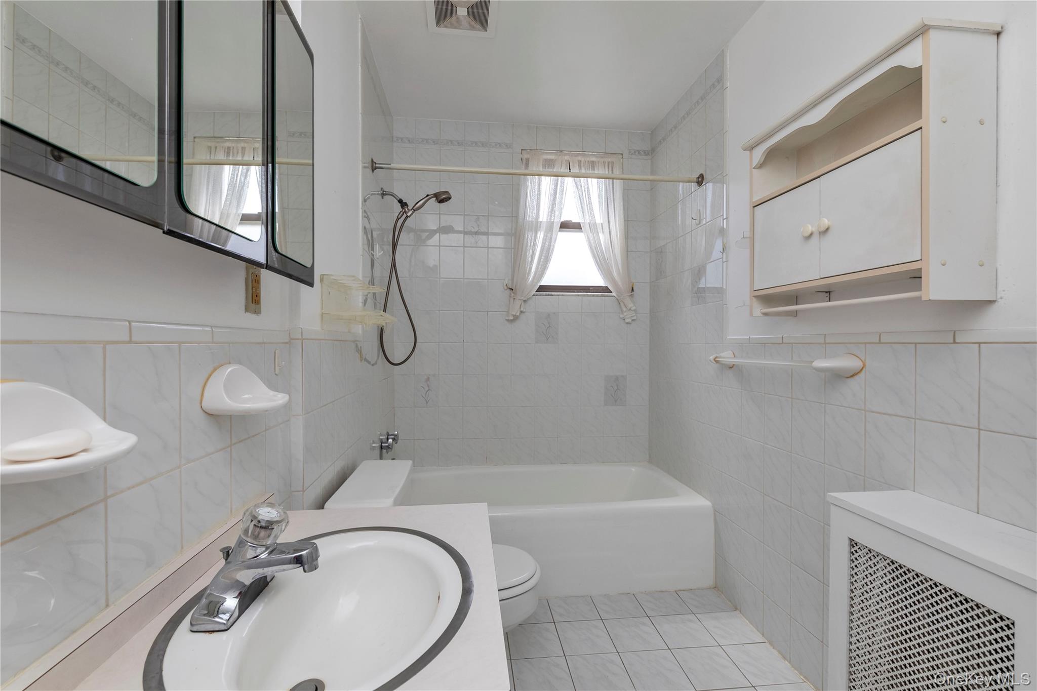 7020 & 7022 72nd Street Property Photo 10