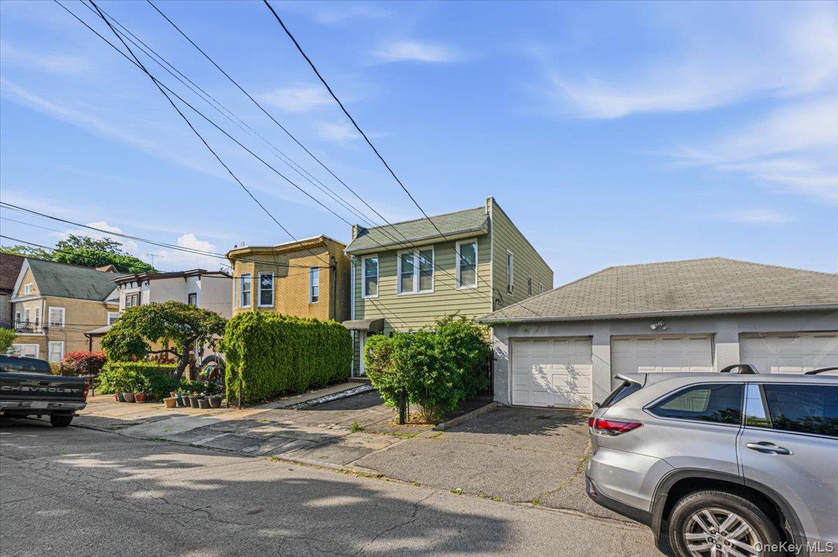 47 Villa Avenue Property Photo 4
