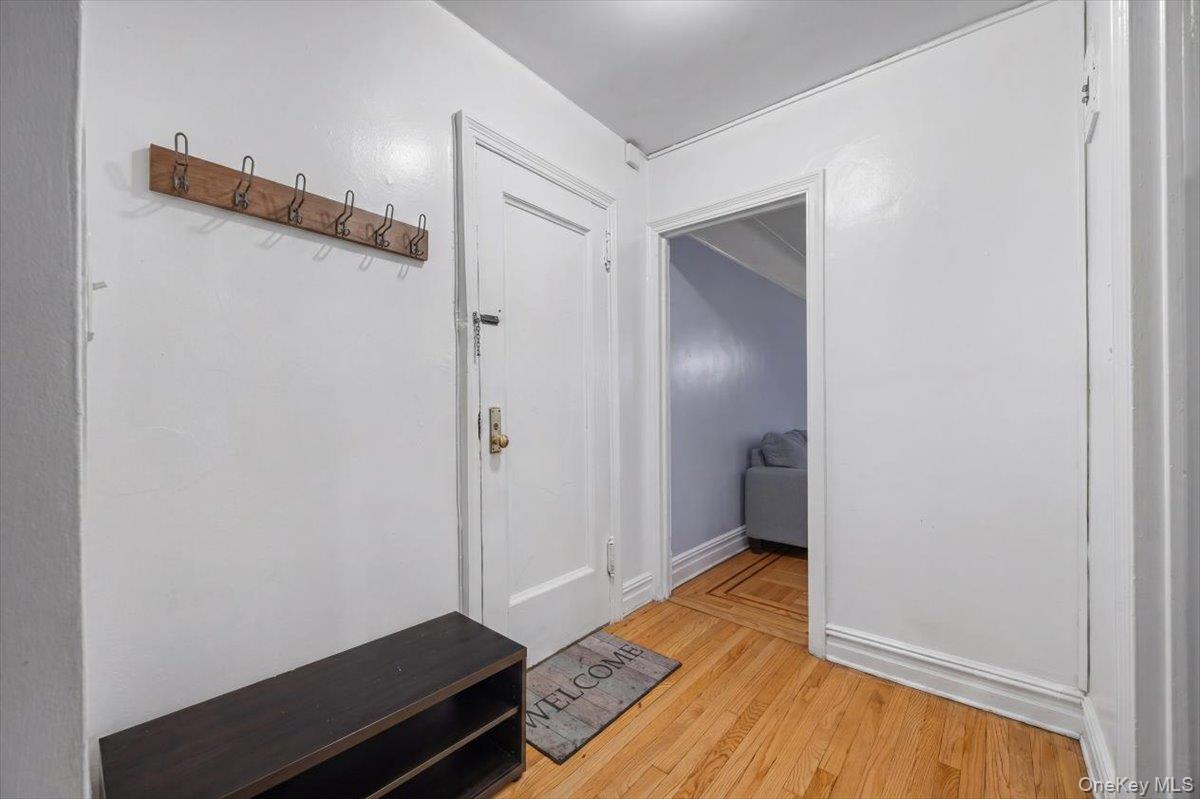 10 Nosband Avenue 3j Property Photo 3