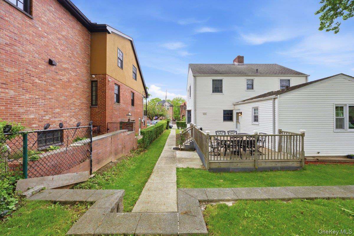 85 Halstead Avenue Property Photo 42