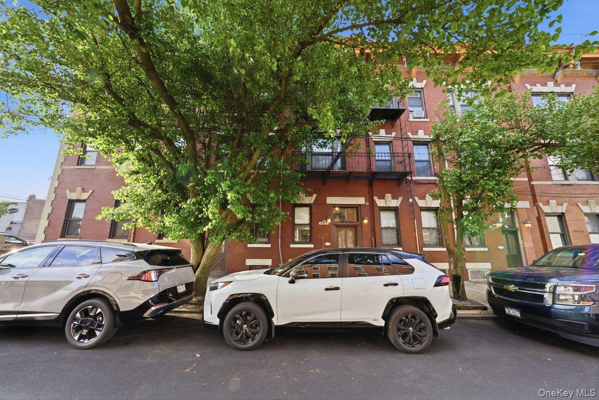 975 Mclean Avenue Property Photo 14