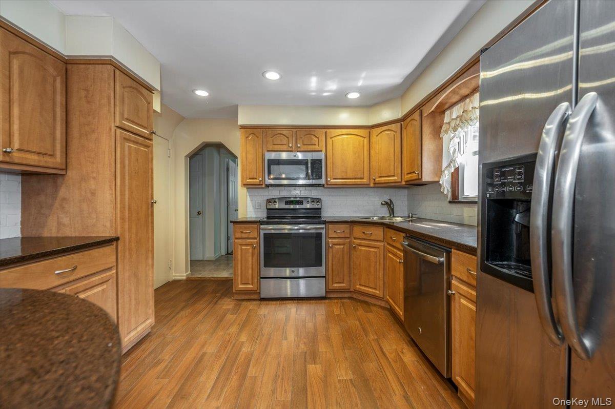 593 Pearl Street Property Photo 8