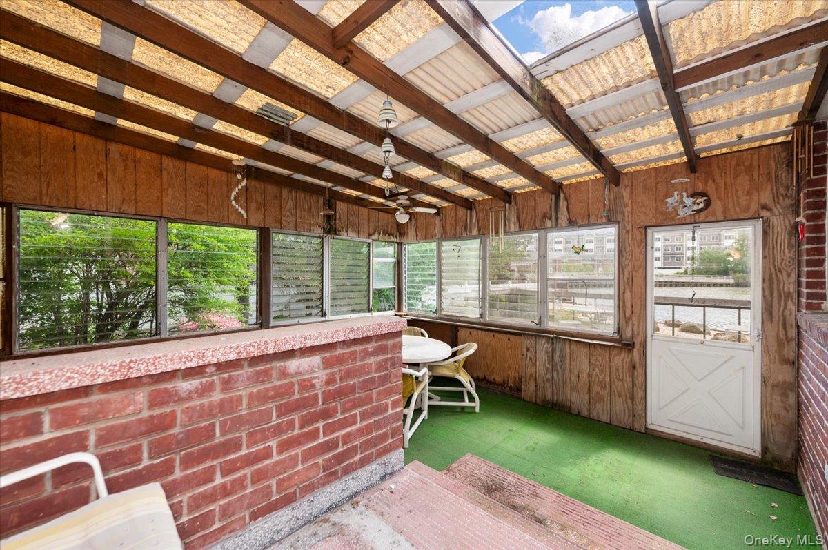 593 Pearl Street Property Photo 11