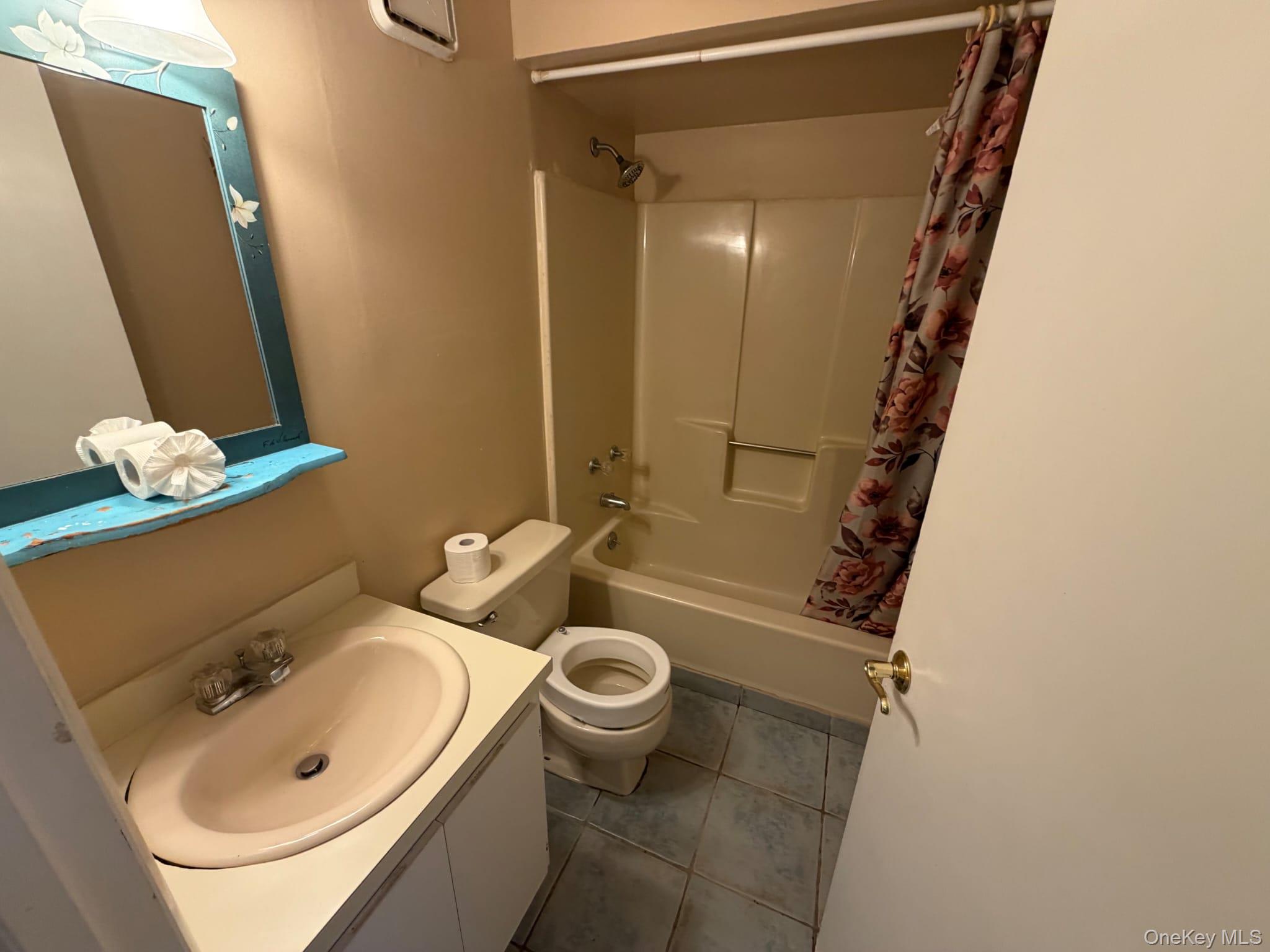 725 Miller Avenue 221 Property Photo 5