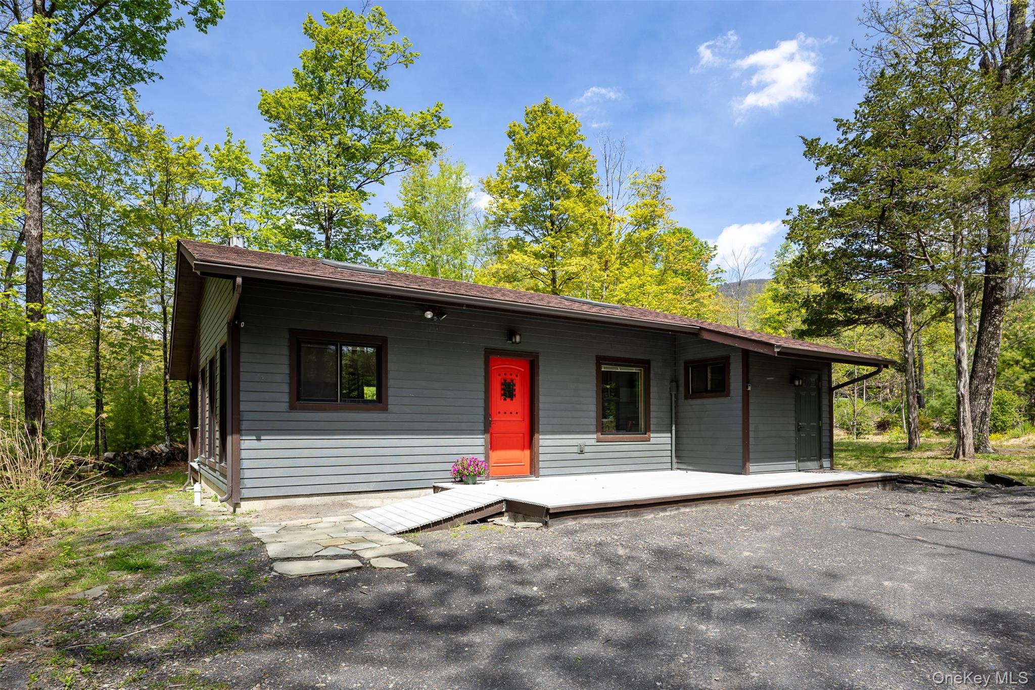 2465 Glasco Turnpike Property Photo 9