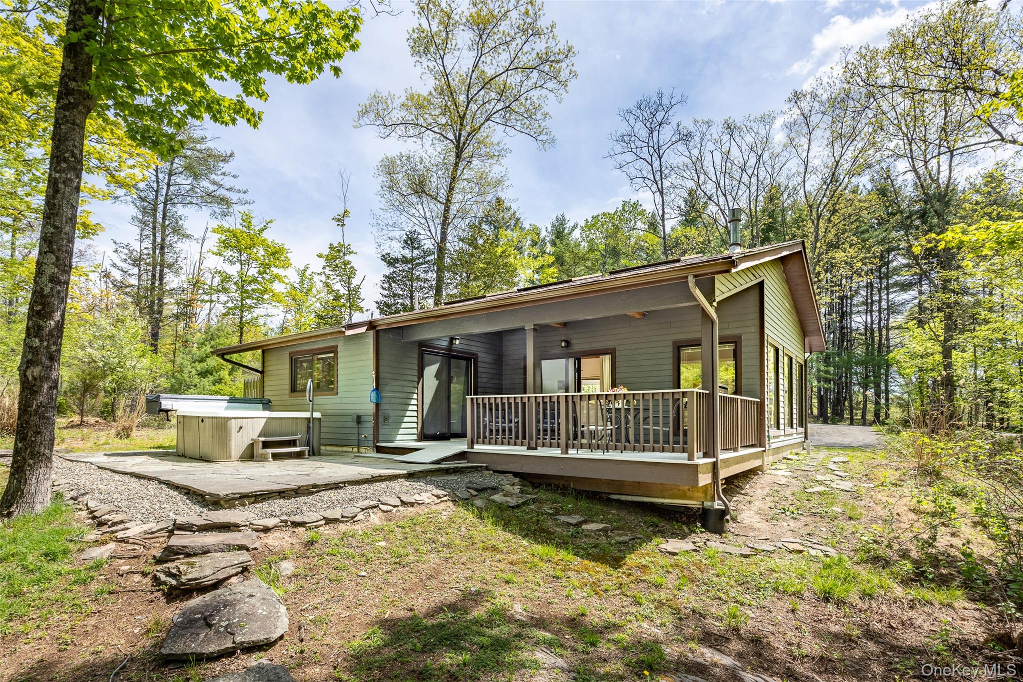 2465 Glasco Turnpike Property Photo 14