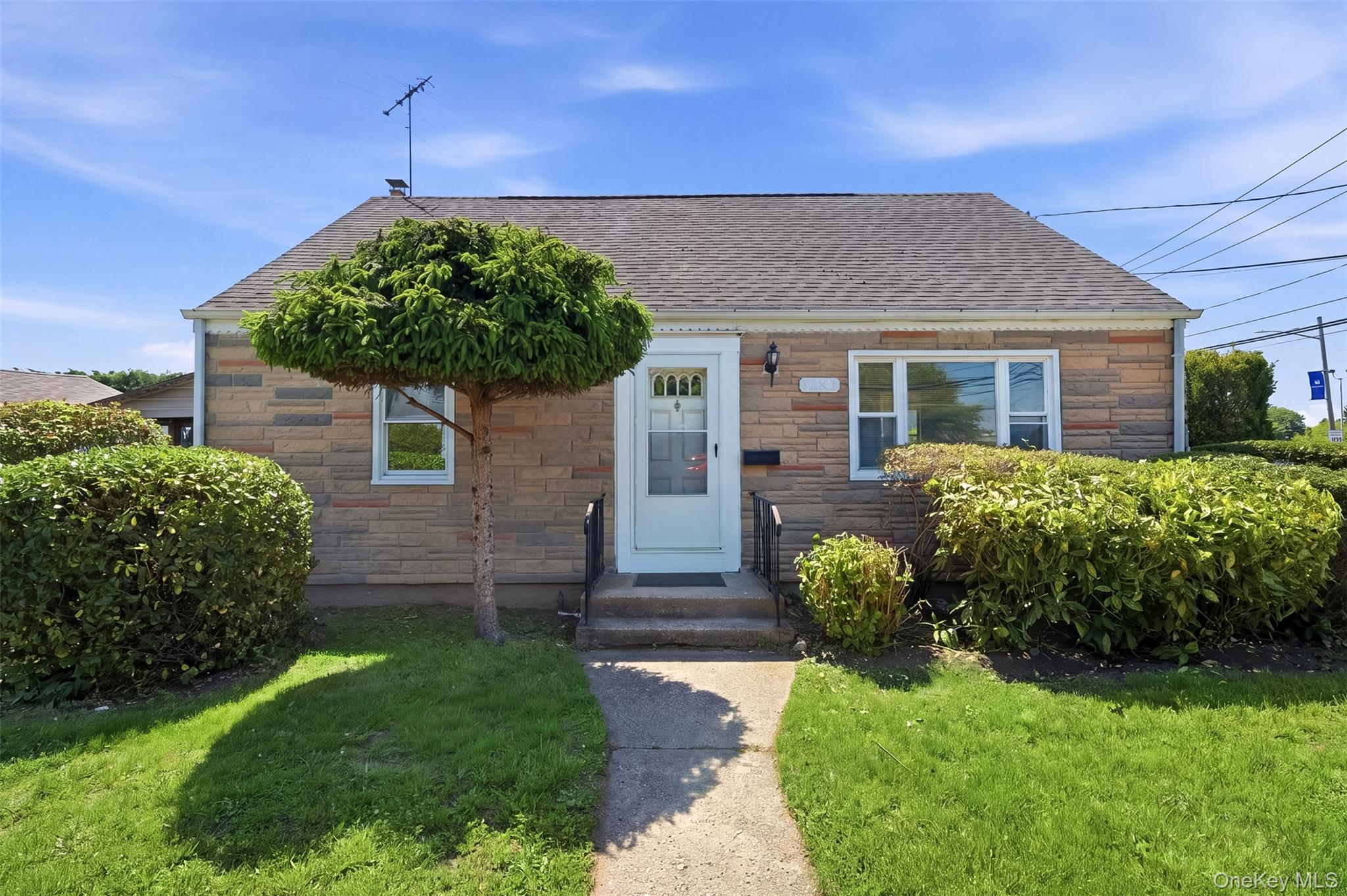 1082 Myron Street Property Photo 1