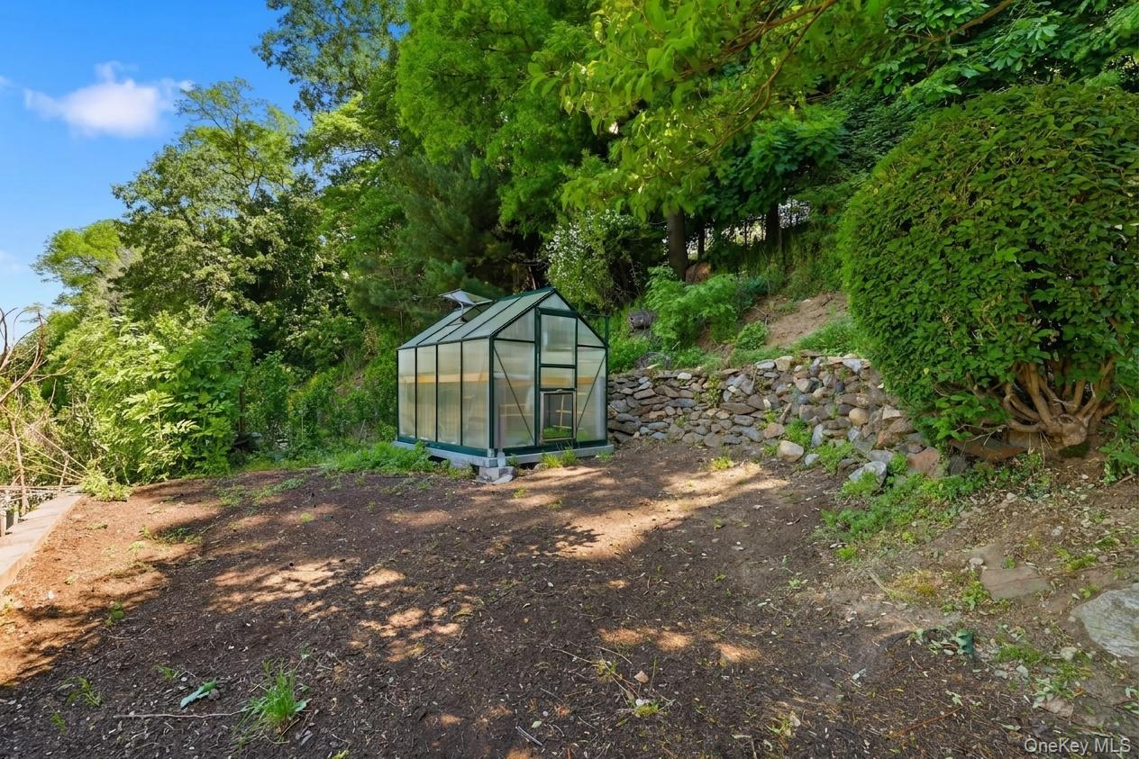 29 Montrose Road Property Photo 32