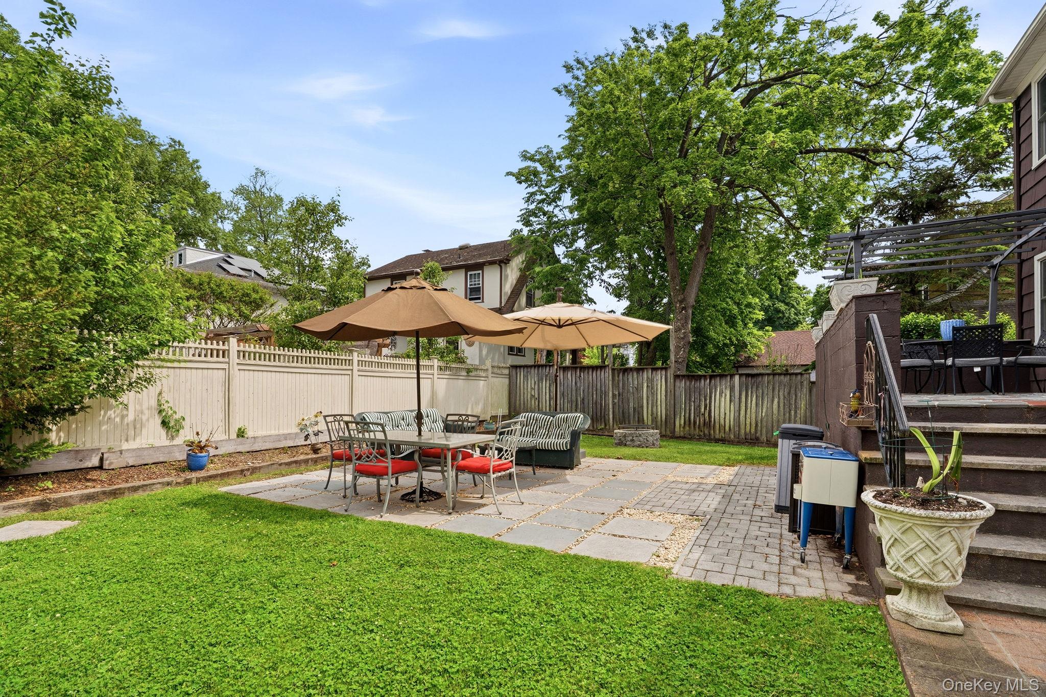 857 Webster Avenue Property Photo 23
