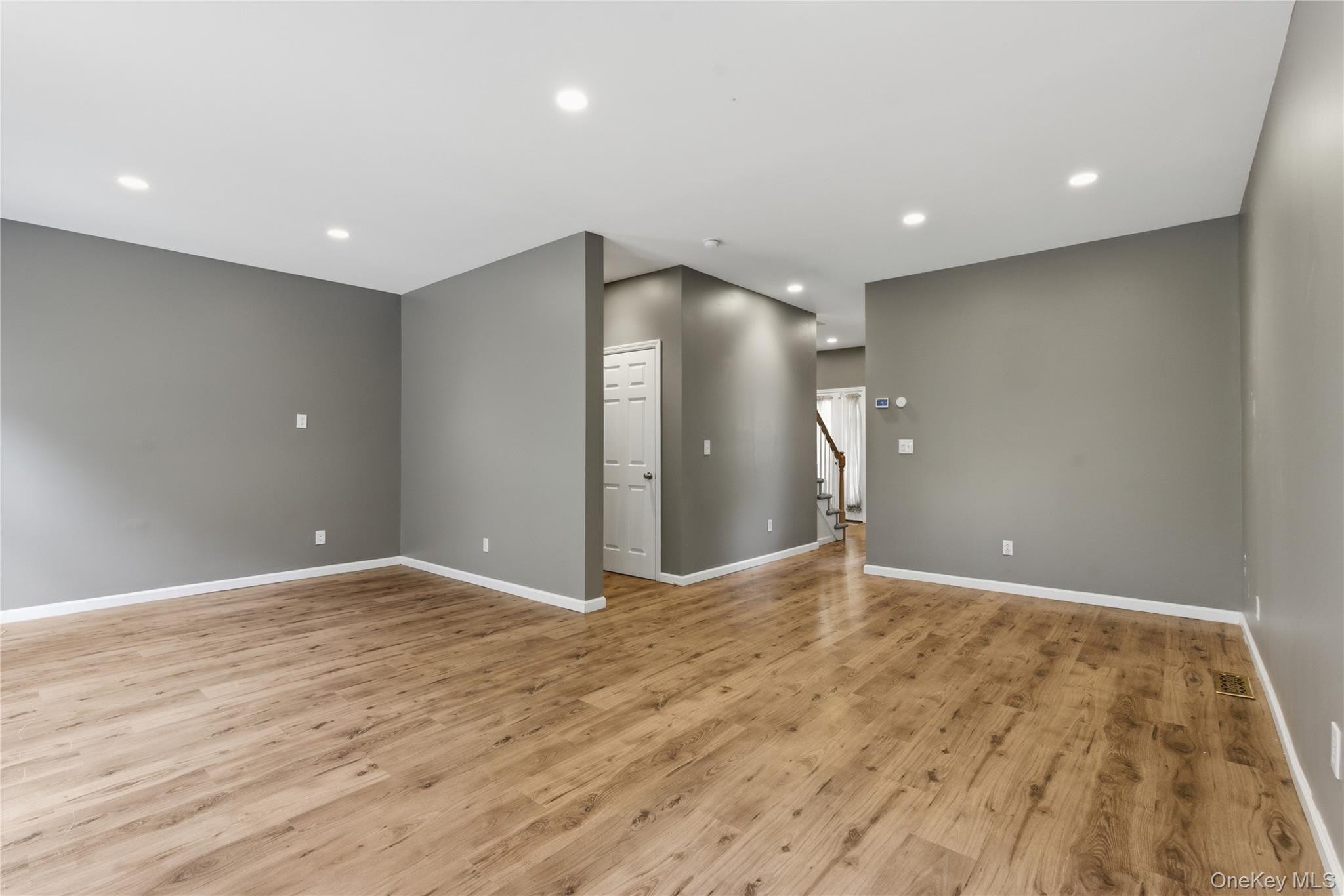 83 Kings Highway 7 Property Photo 4
