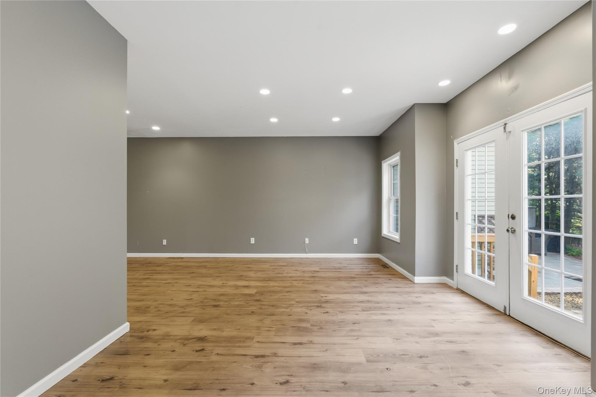 83 Kings Highway 7 Property Photo 6