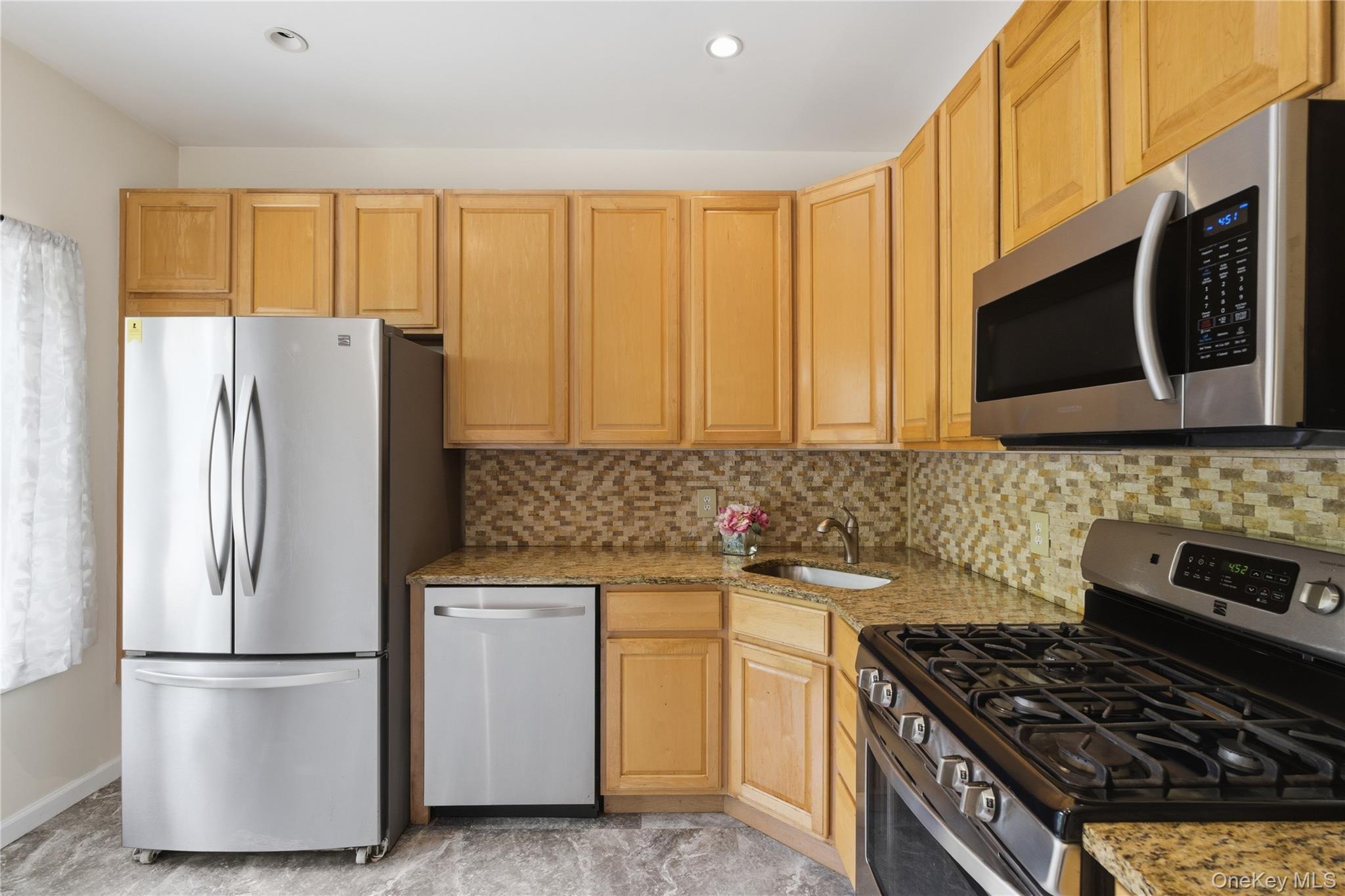 83 Kings Highway 7 Property Photo 8