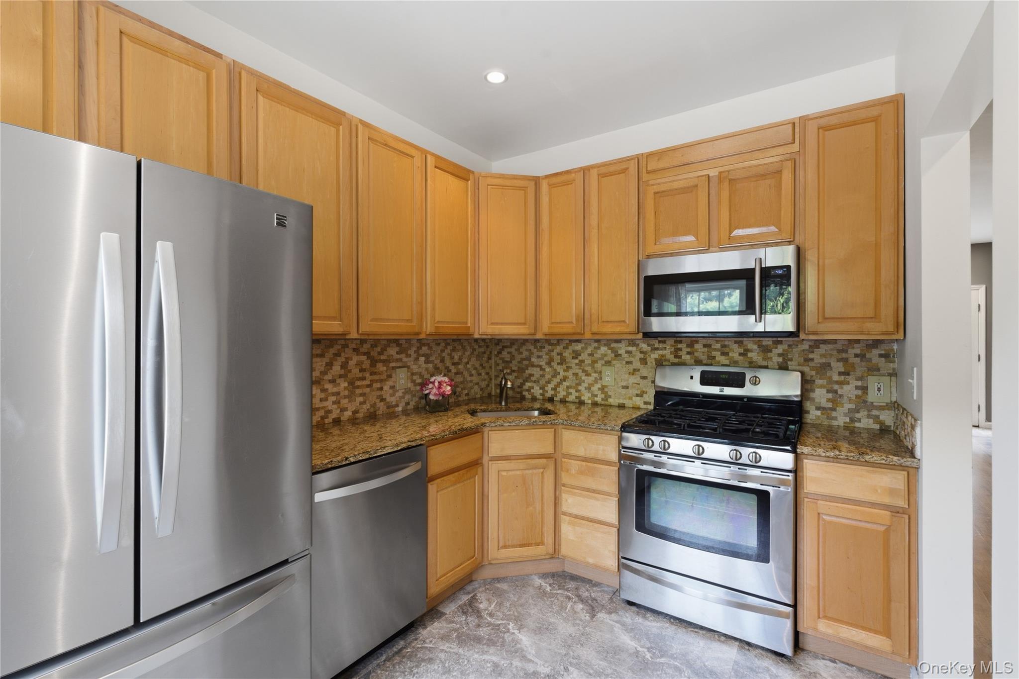 83 Kings Highway 7 Property Photo 9