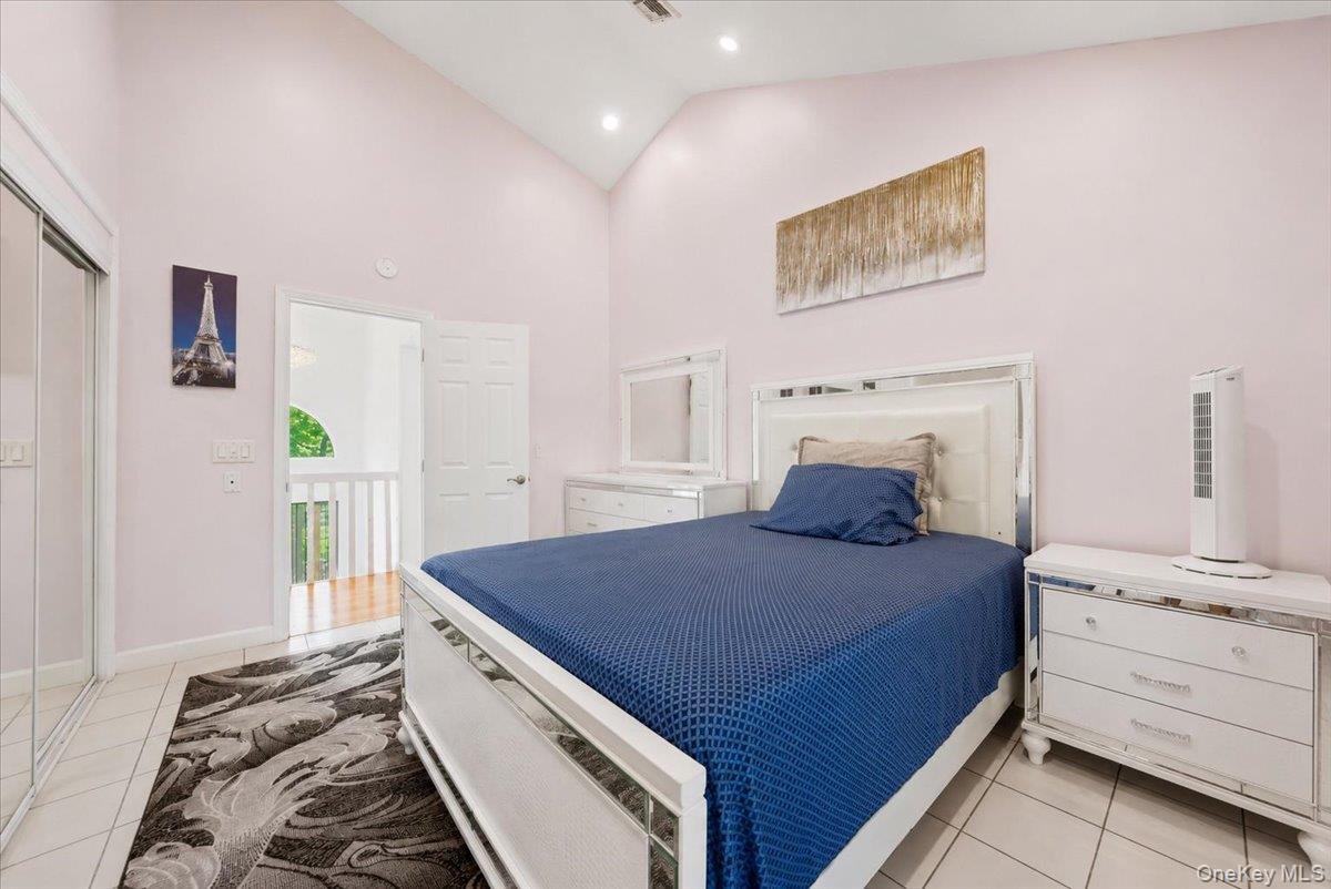 15 Oakhurst Street Property Photo 3