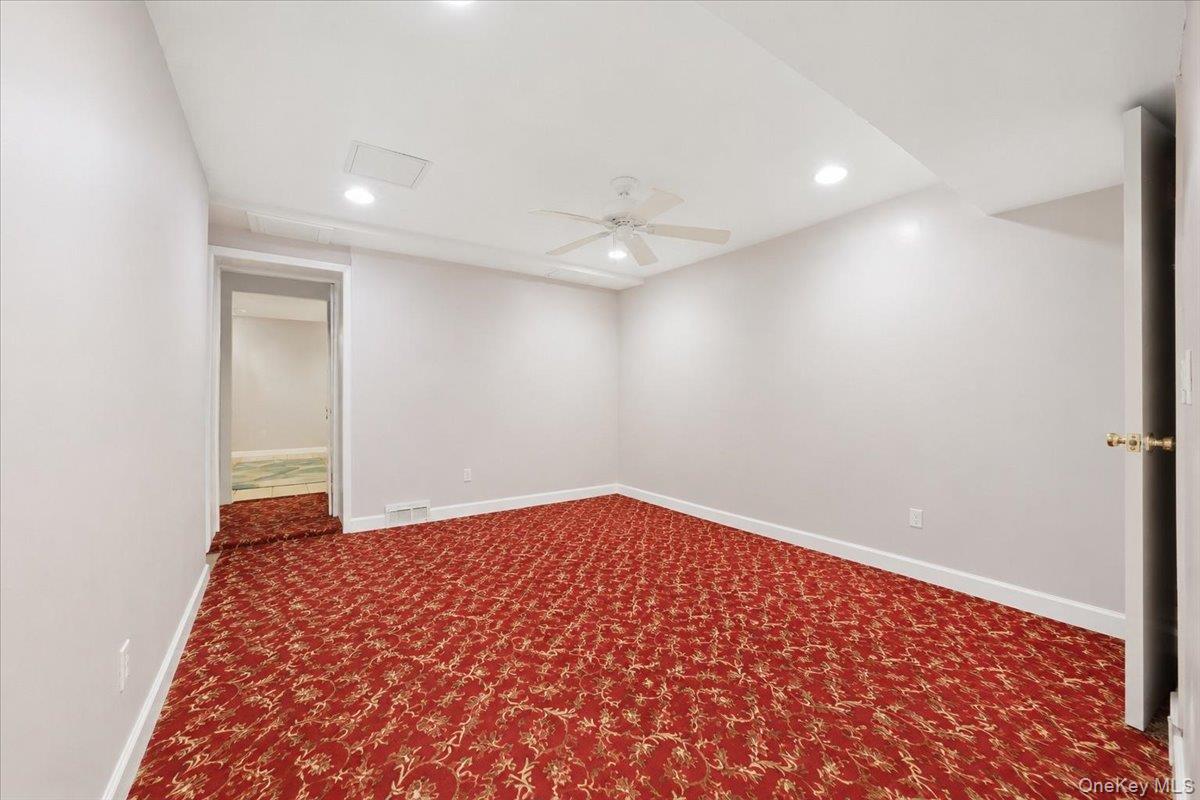 15 Oakhurst Street Property Photo 22