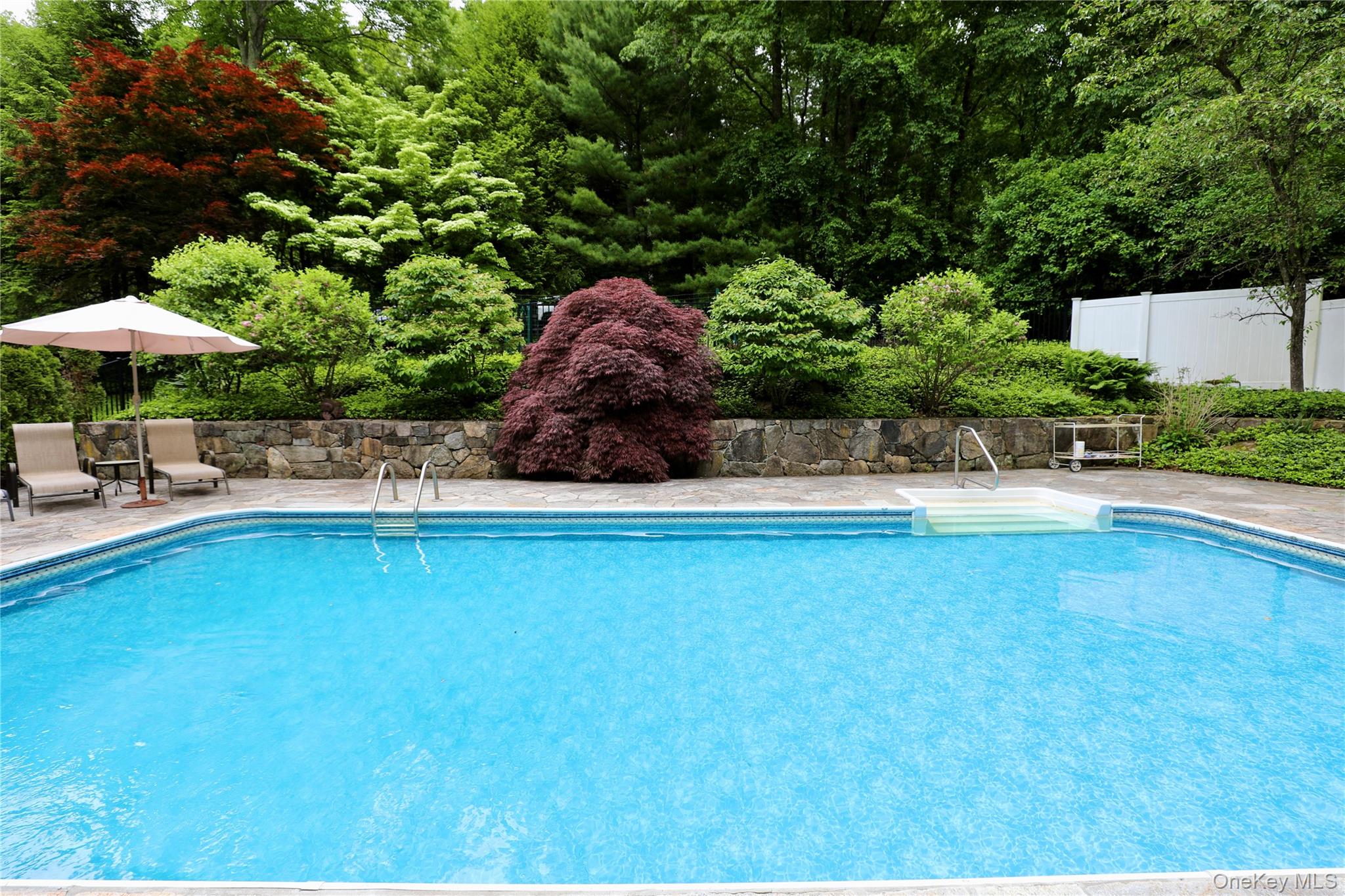 7 David Road Property Photo 3