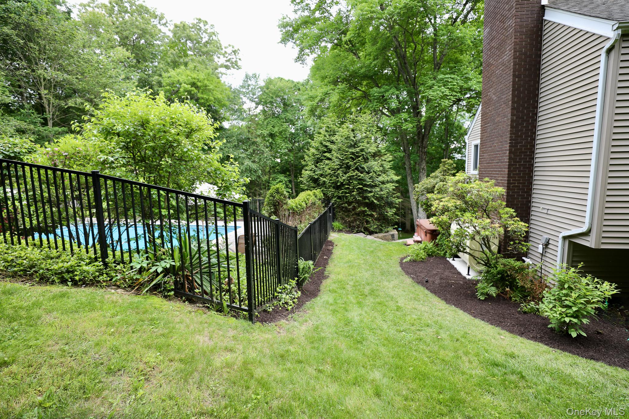 7 David Road Property Photo 6