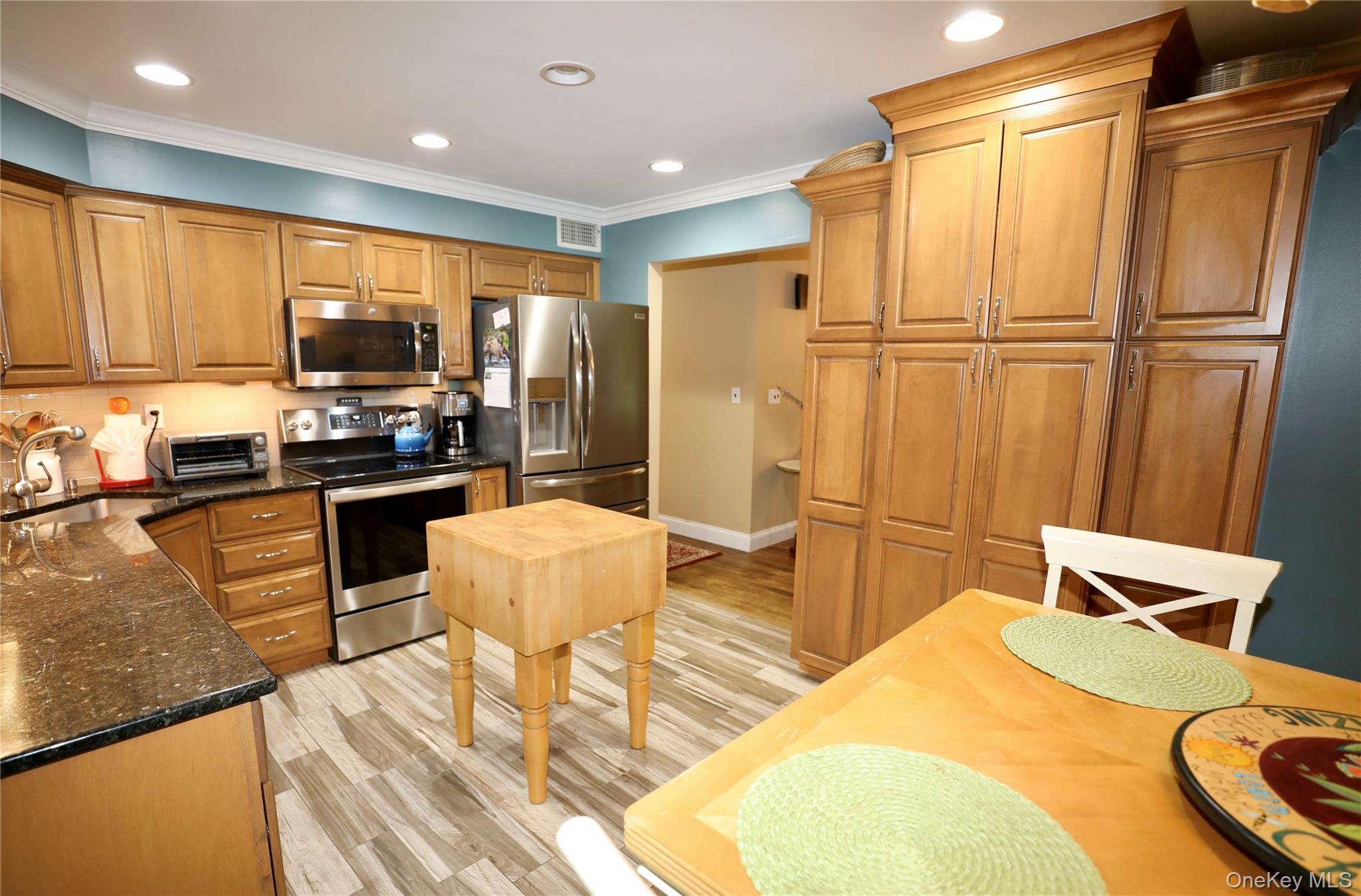 7 David Road Property Photo 16