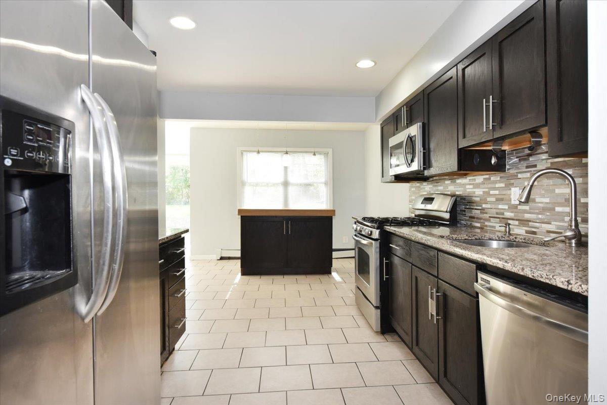 20 Dumond Place Property Photo 11