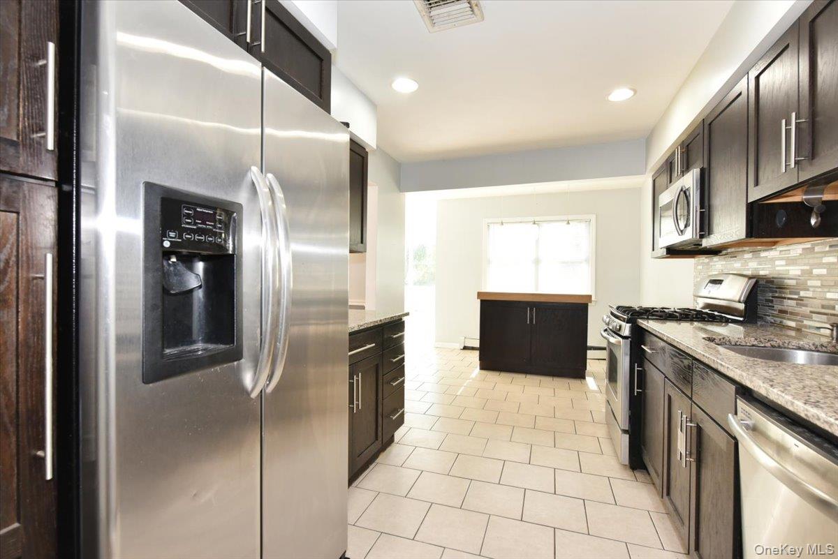20 Dumond Place Property Photo 12