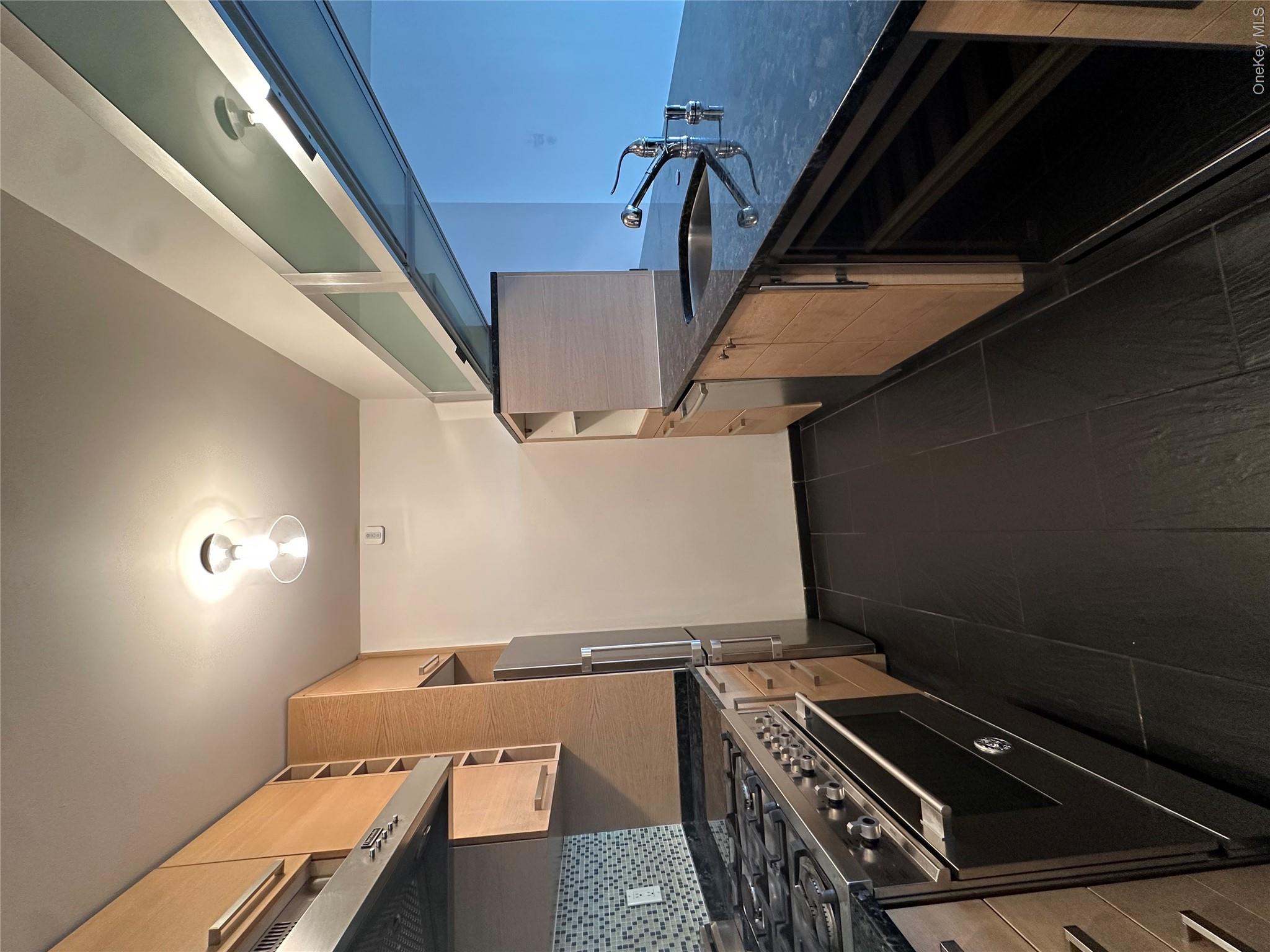 2 S End Avenue 7v Property Photo 8