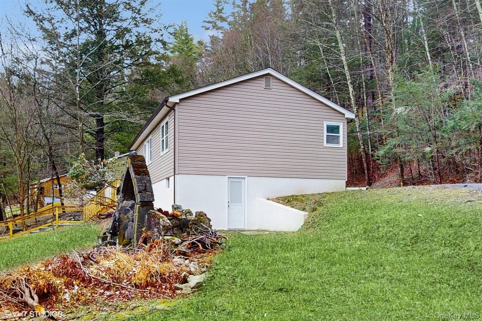 736 State Route 55 Property Photo 24