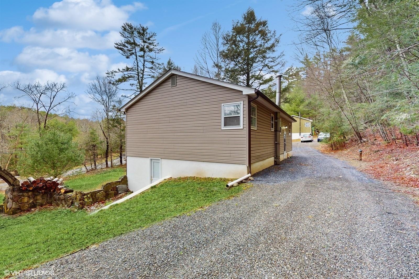 736 State Route 55 Property Photo 25