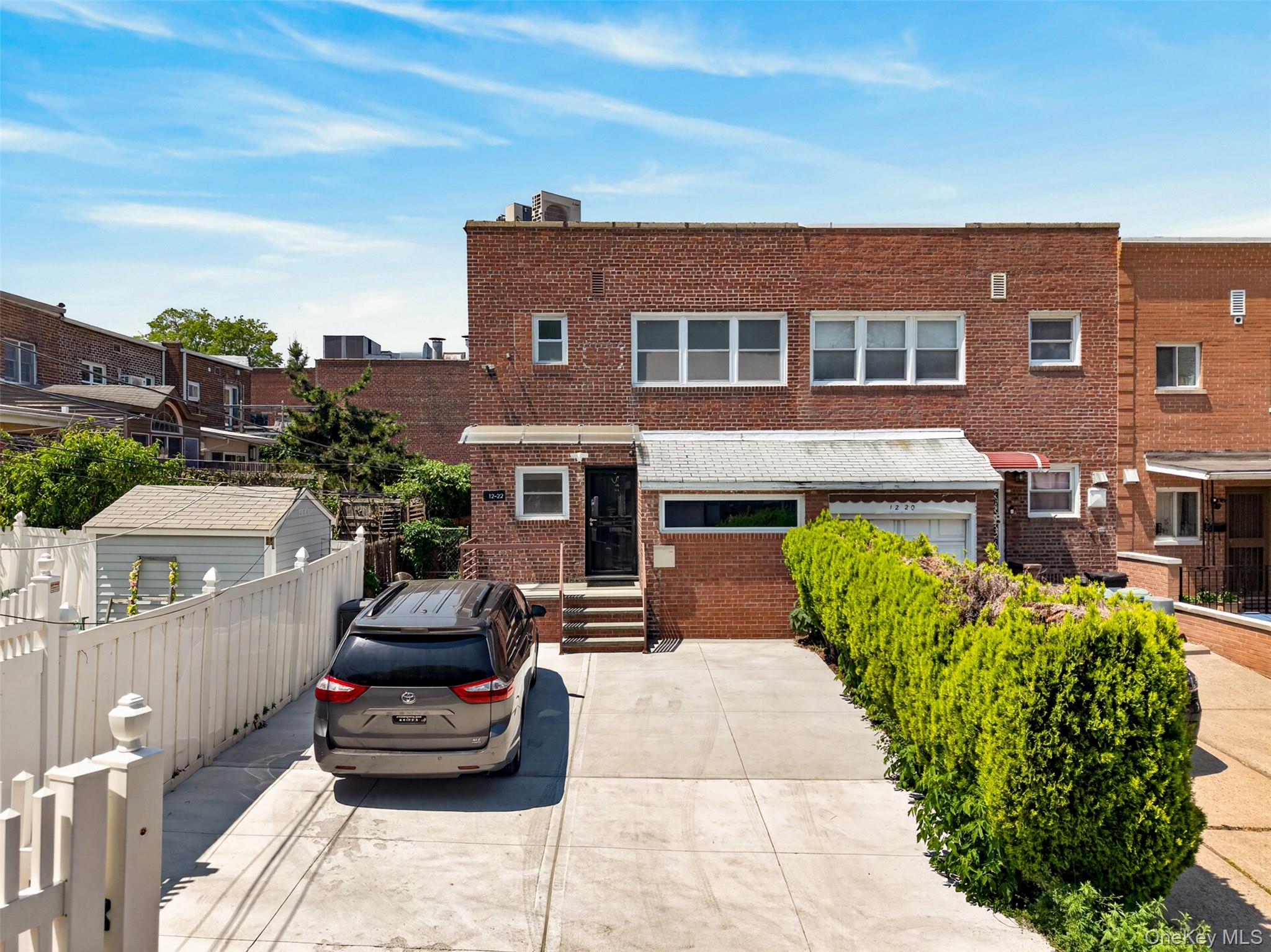1222 151st Place Property Photo 2