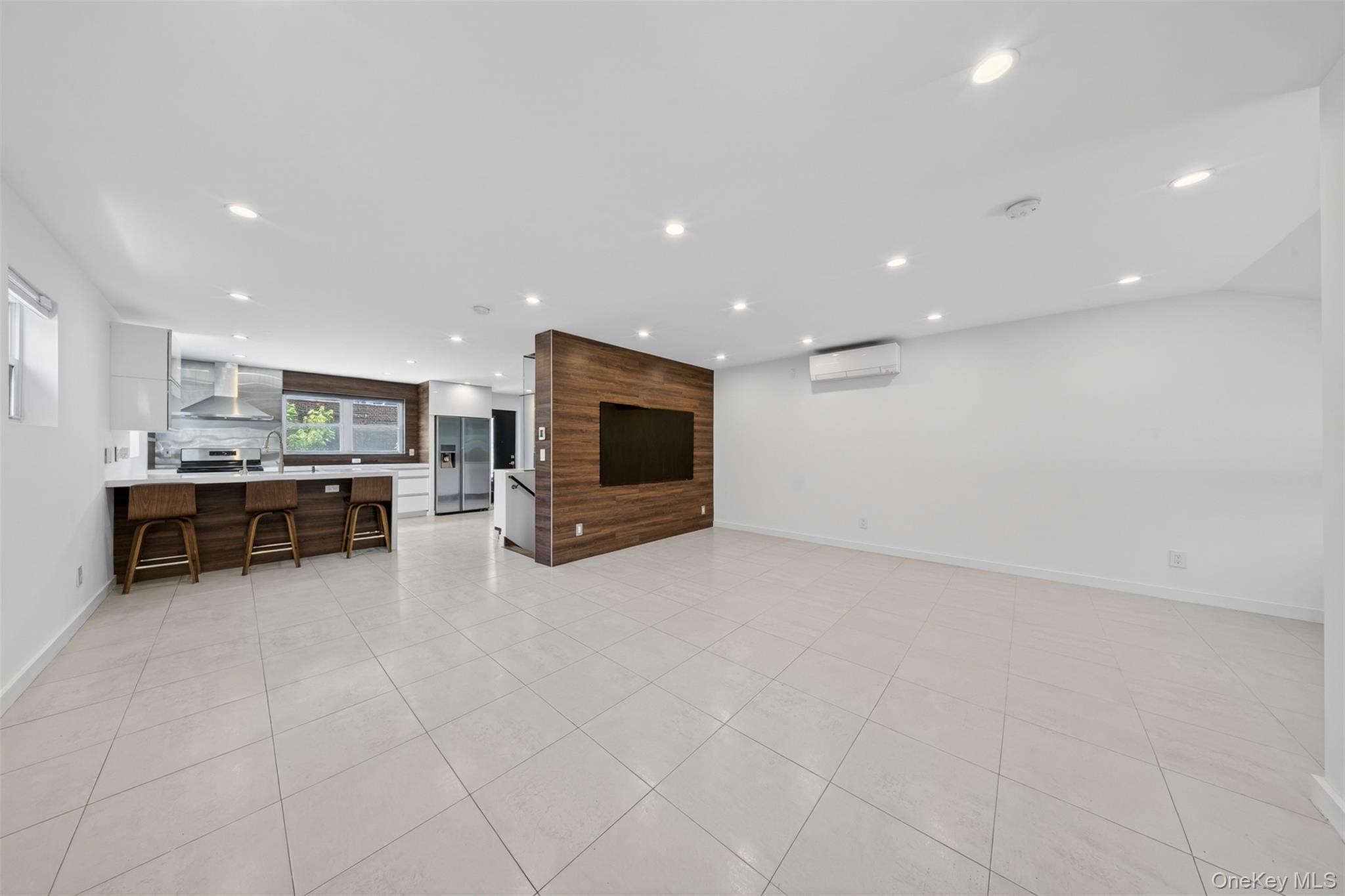 1222 151st Place Property Photo 4