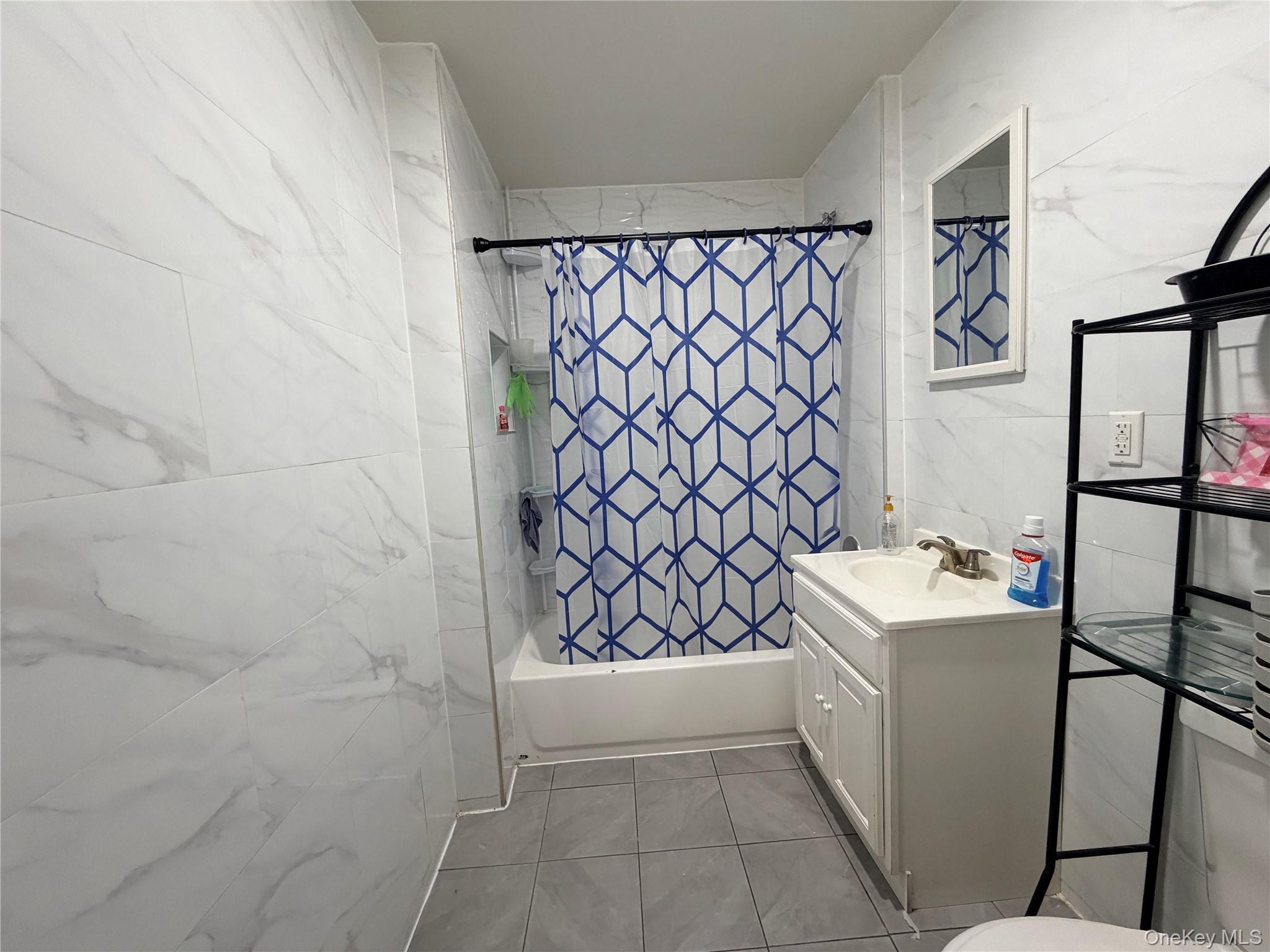 772 E 182nd Street Property Photo 3