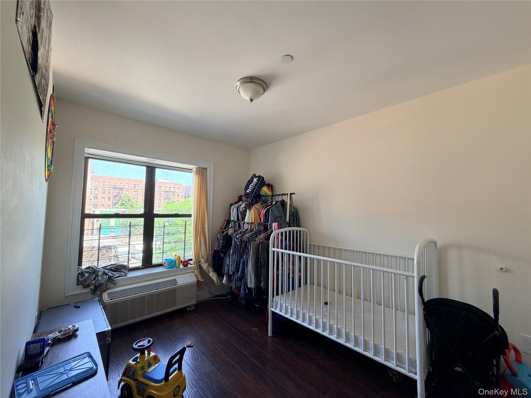 772 E 182nd Street Property Photo 4