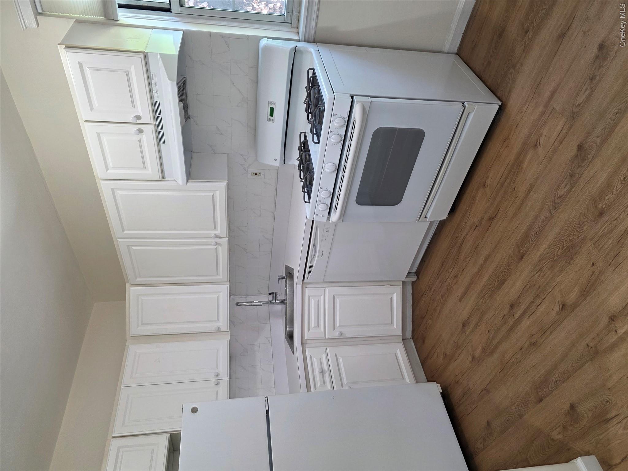 141-04 77 Avenue F Property Photo 6