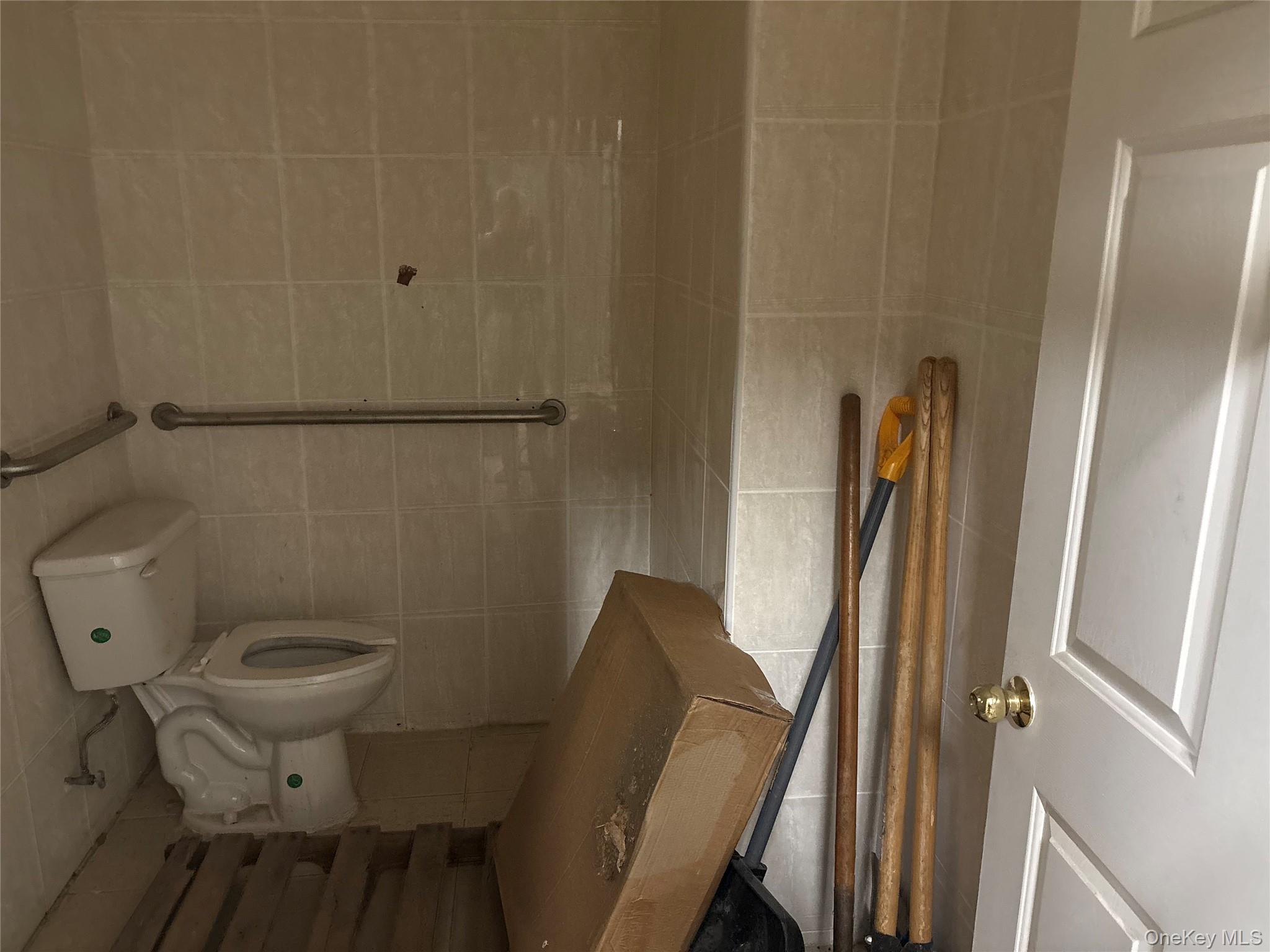 563 Johnson Avenue Property Photo 6