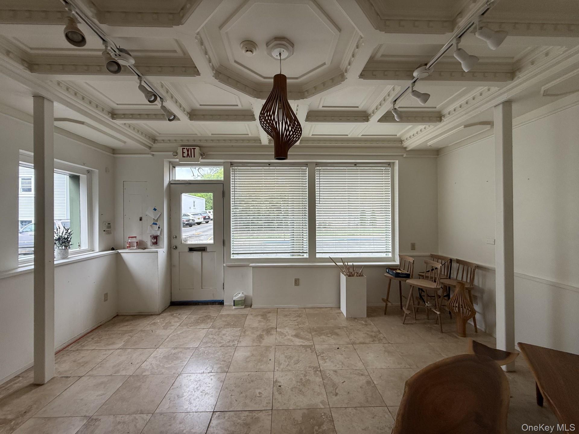 27 N Franklin Street Property Photo 4