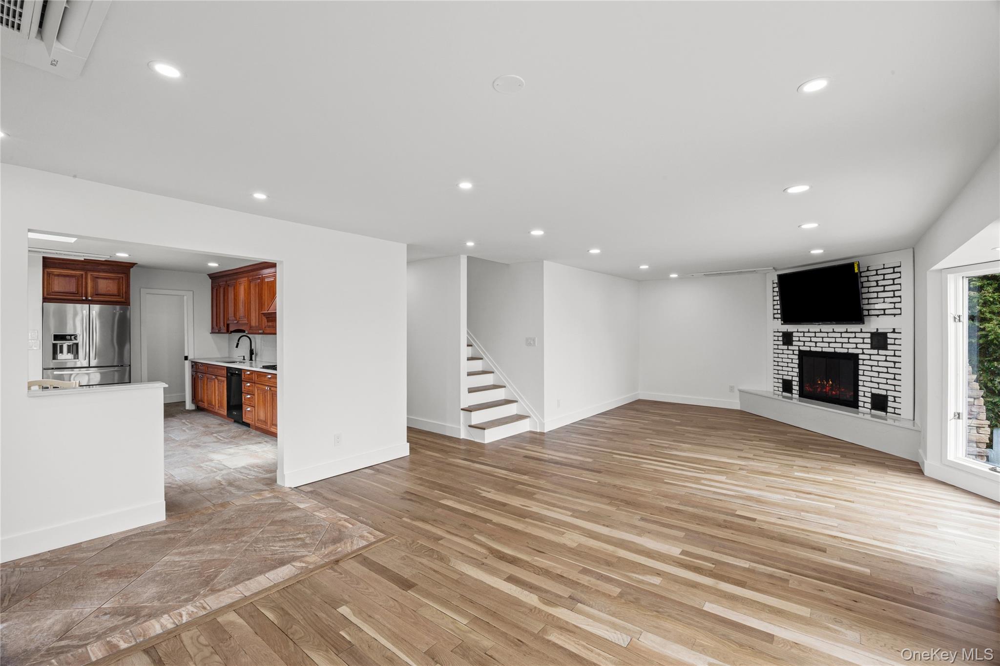 119 Alhambra Road Property Photo 8