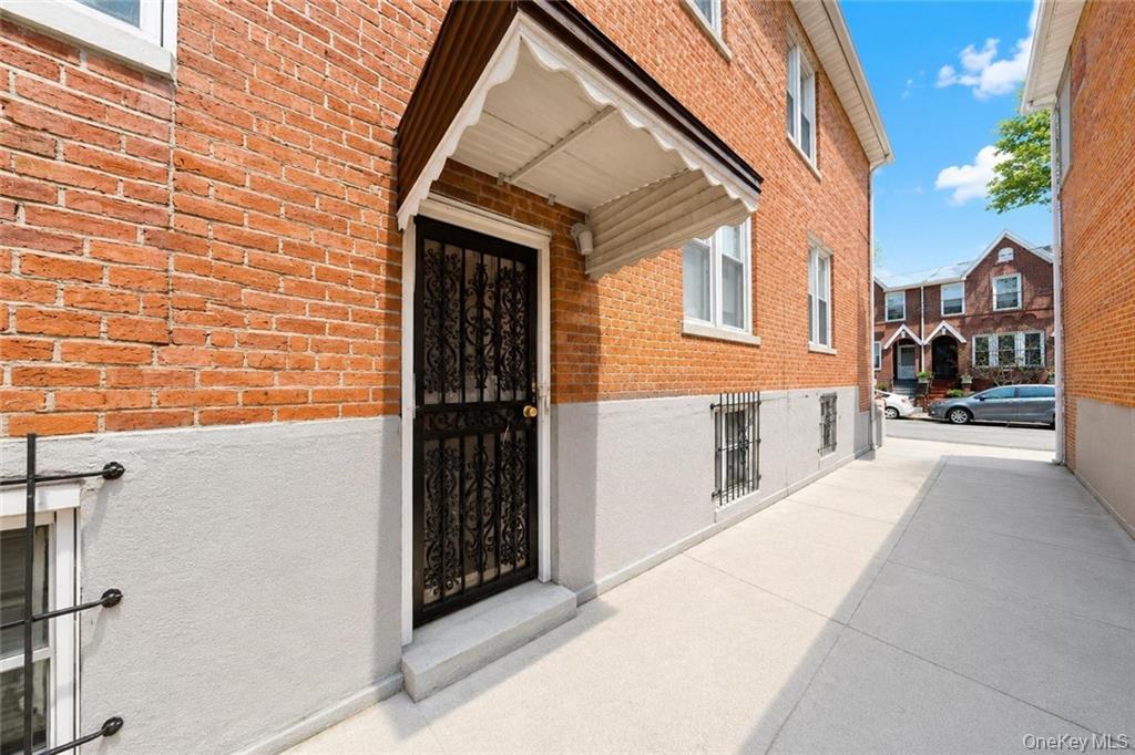 2118 E 27th Street Property Photo 5