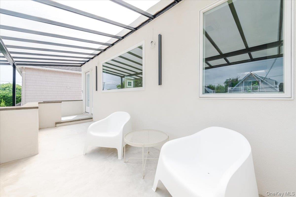 2105 Bay Boulevard Property Photo 2