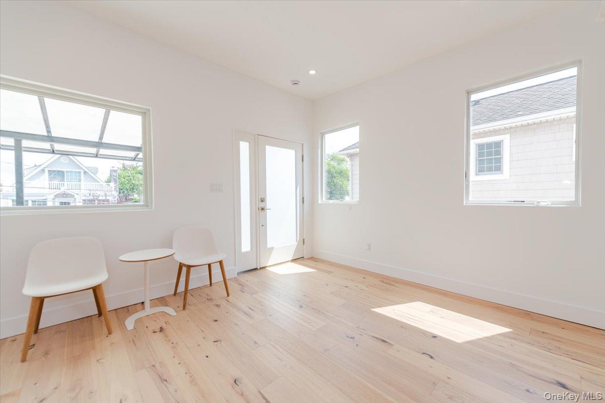 2105 Bay Boulevard Property Photo 3