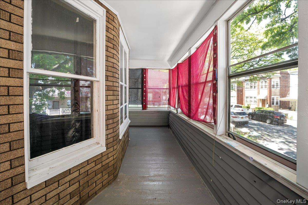 4384 Carpenter Avenue Property Photo 3