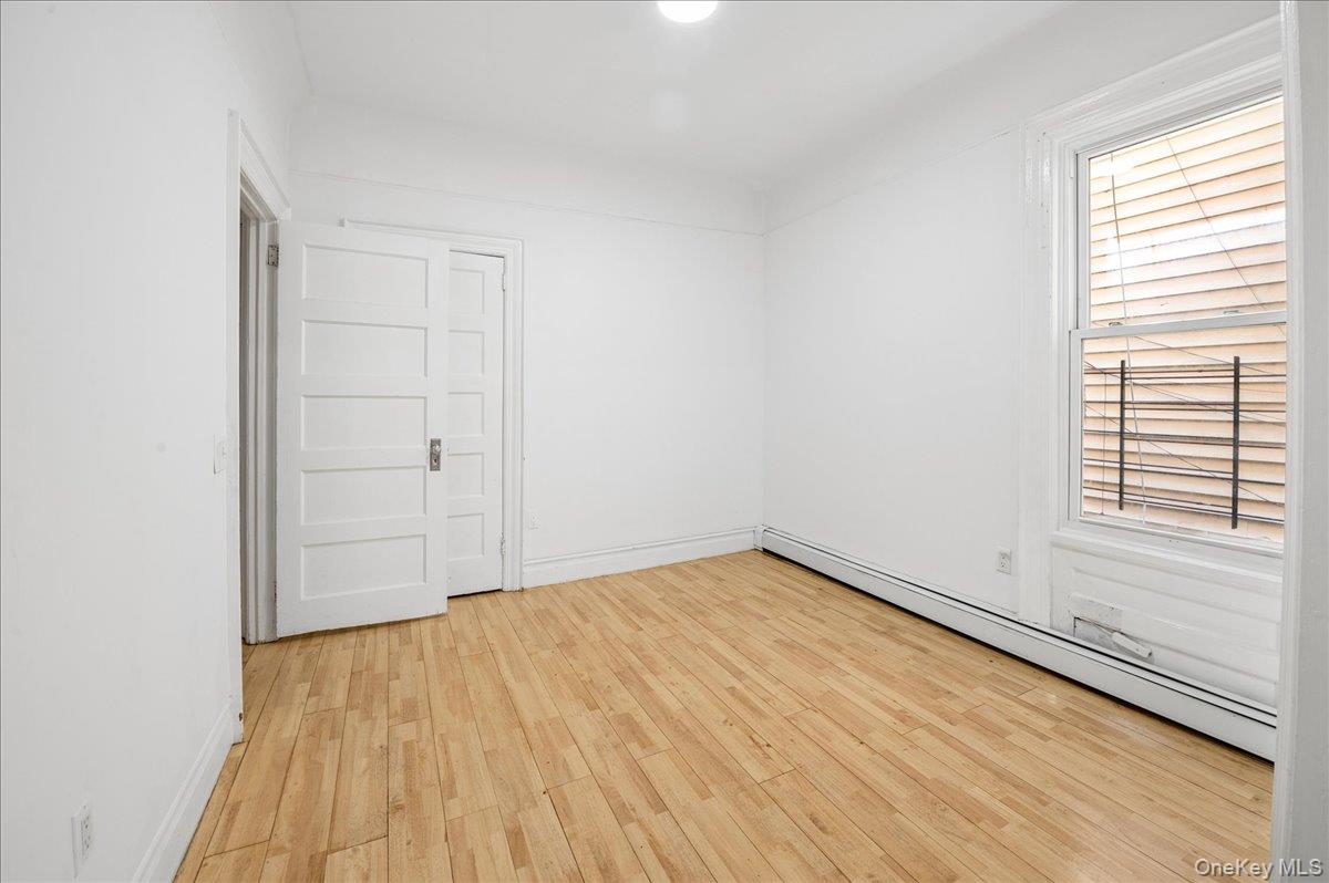 4384 Carpenter Avenue Property Photo 10