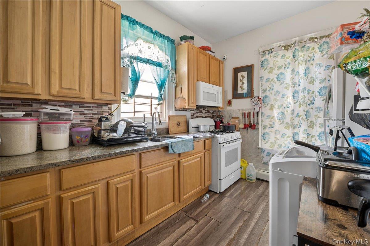4384 Carpenter Avenue Property Photo 15