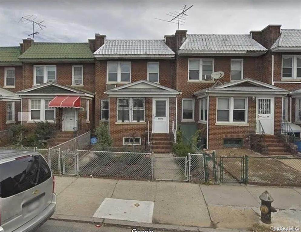 6123 Saunders Street Property Photo 1