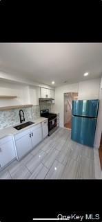 6125 Saunders Street Property Photo 1