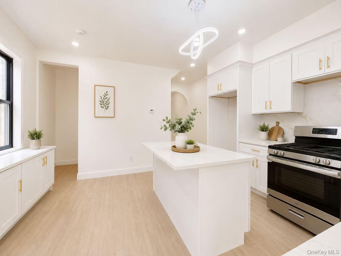 53 E 59th Street Property Photo 8