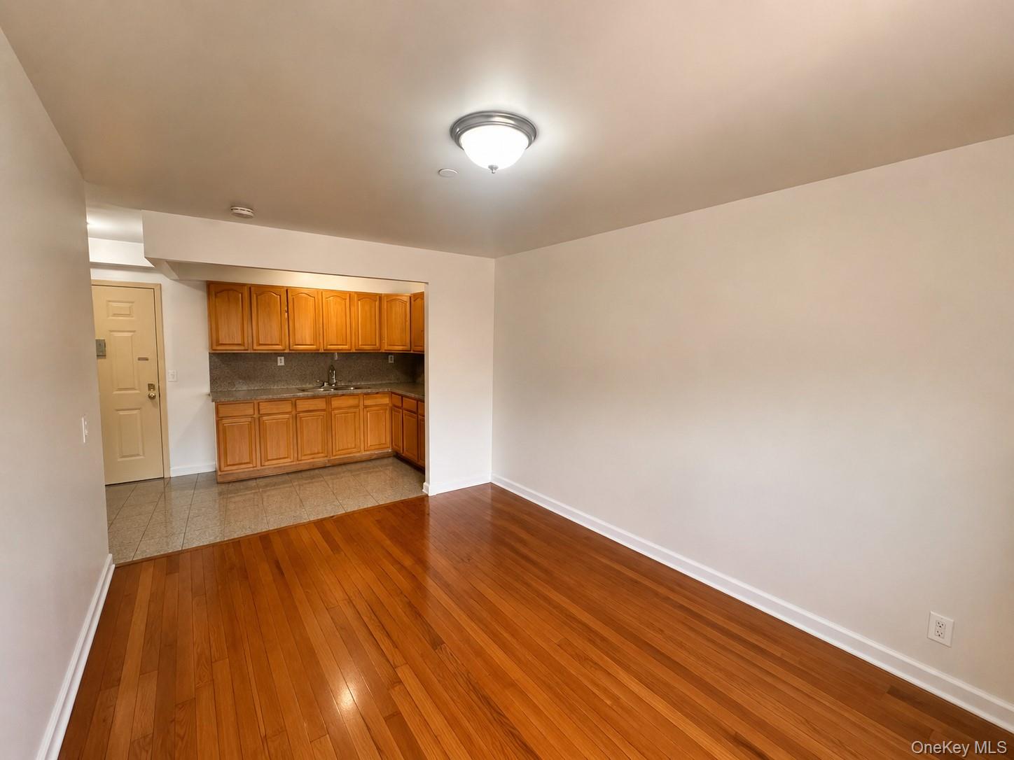 35-06 Leavitt Street 4f Property Photo 12