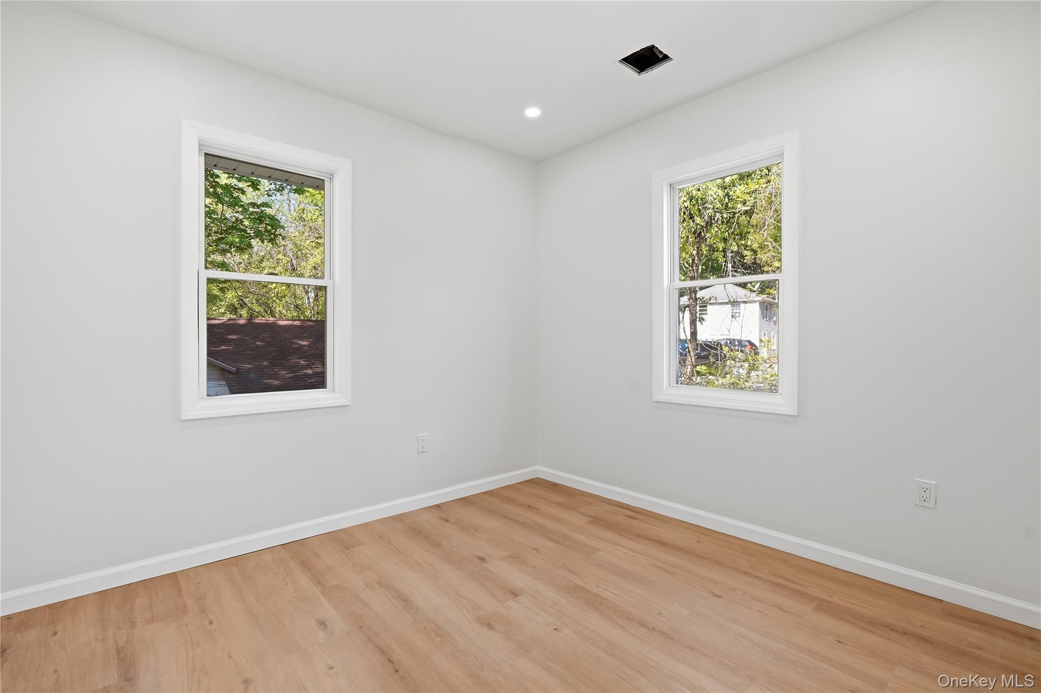 24 Summit Avenue Property Photo 21