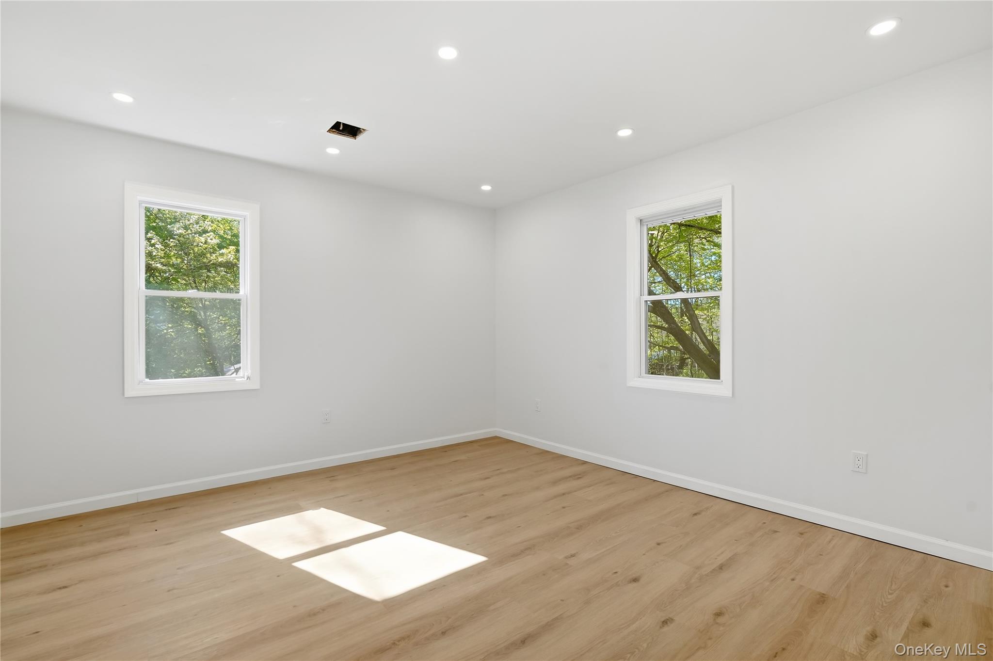 24 Summit Avenue Property Photo 22