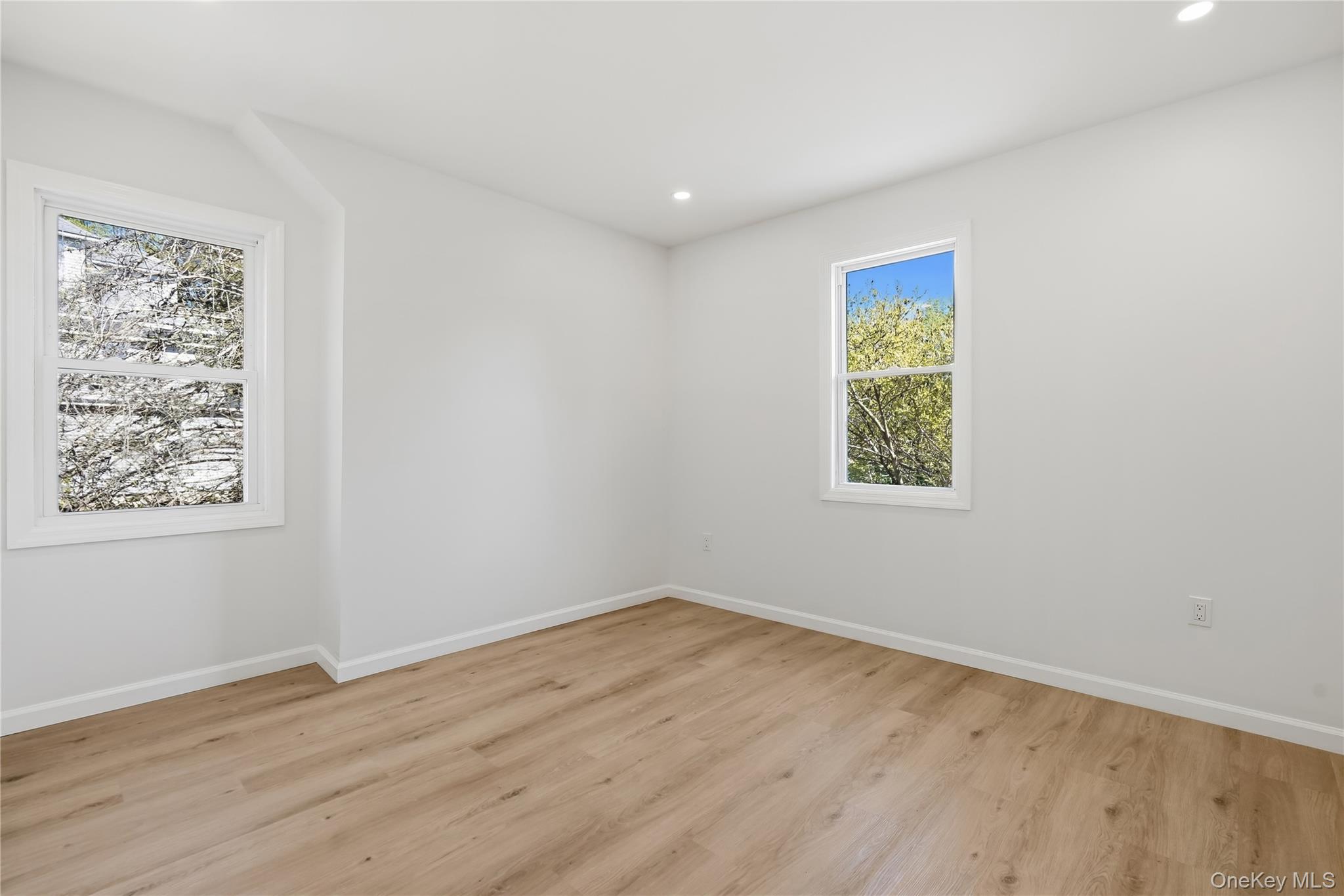 24 Summit Avenue Property Photo 27