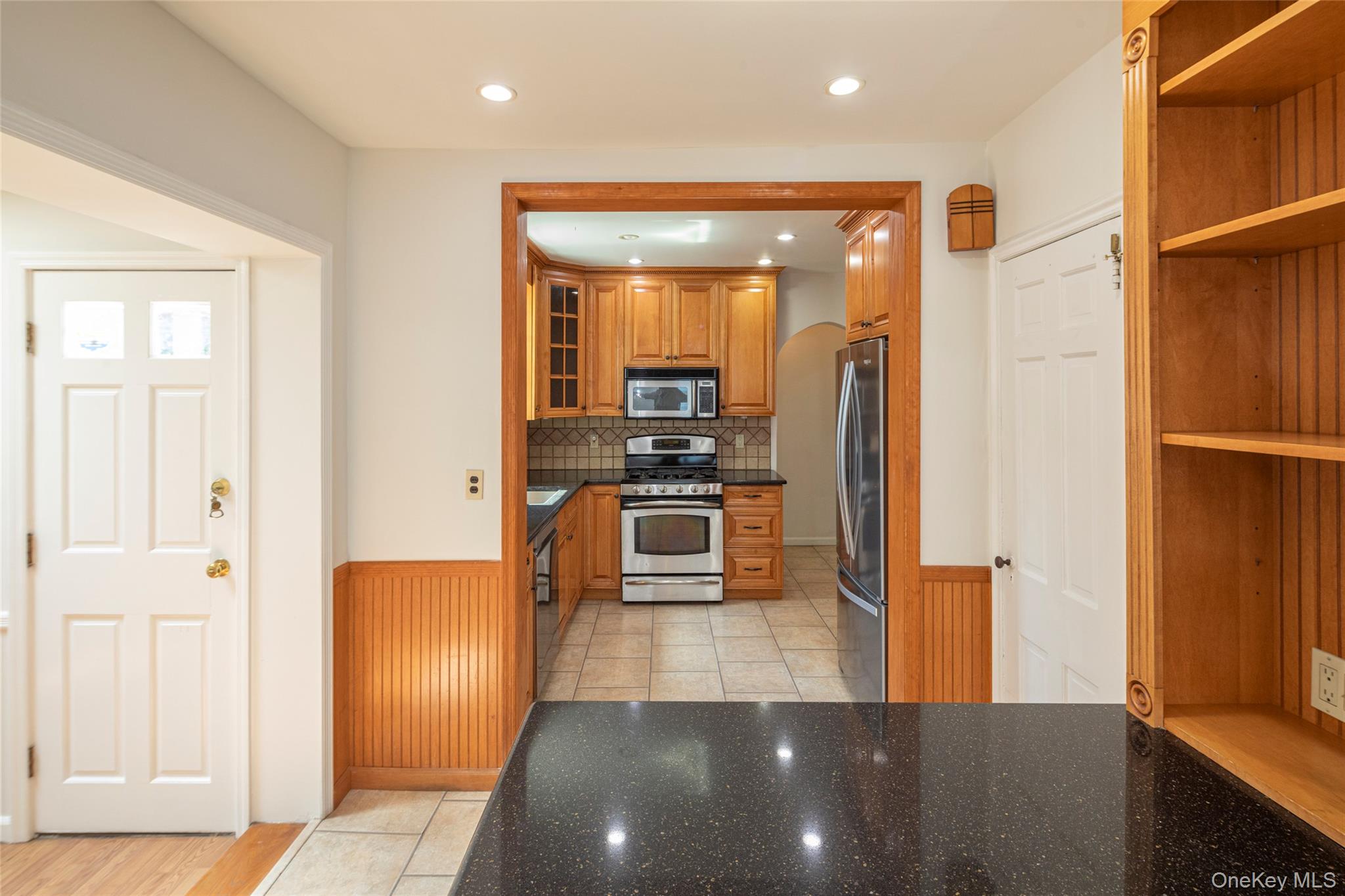 271 Read Avenue Property Photo 7