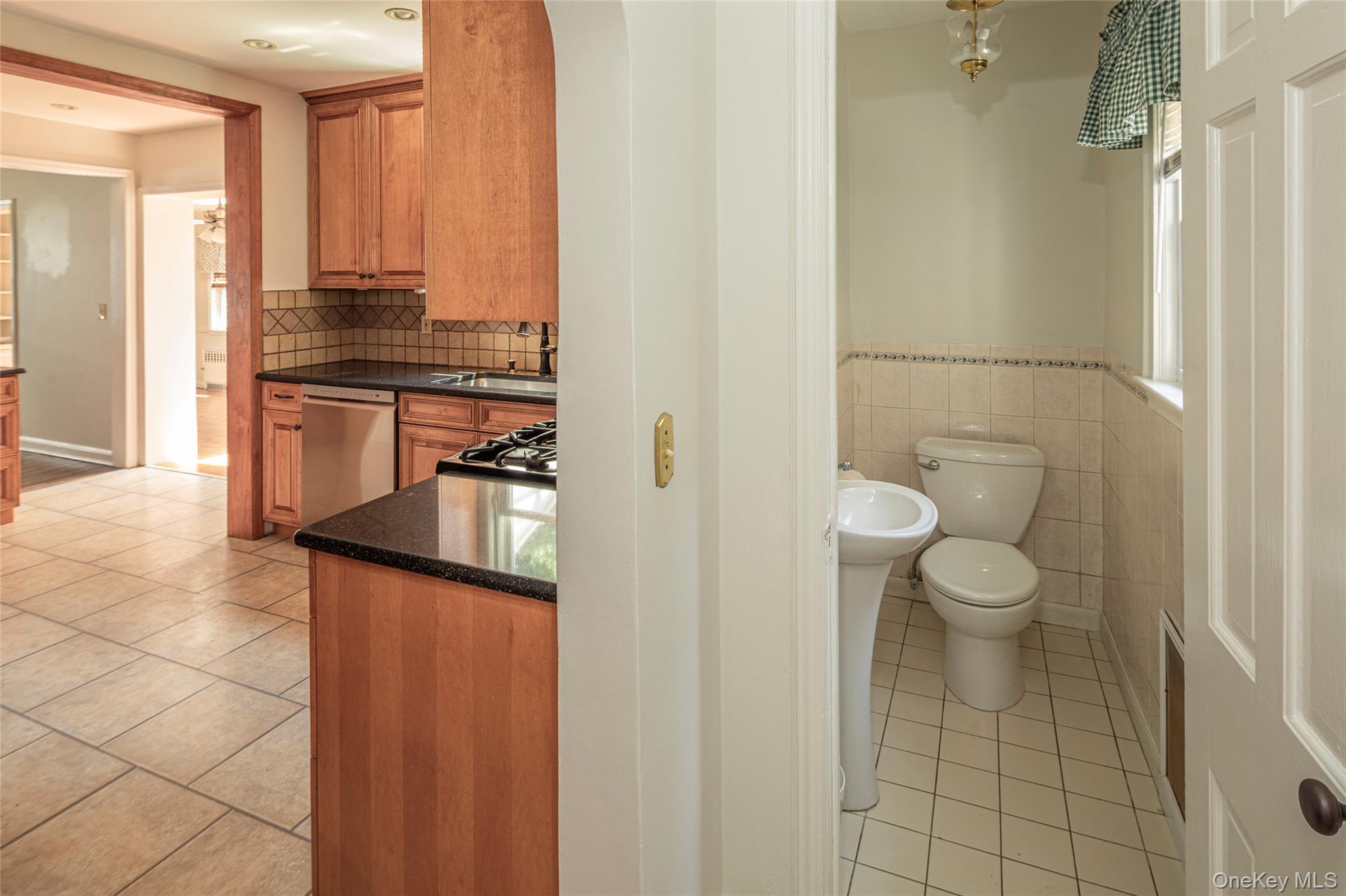 271 Read Avenue Property Photo 10